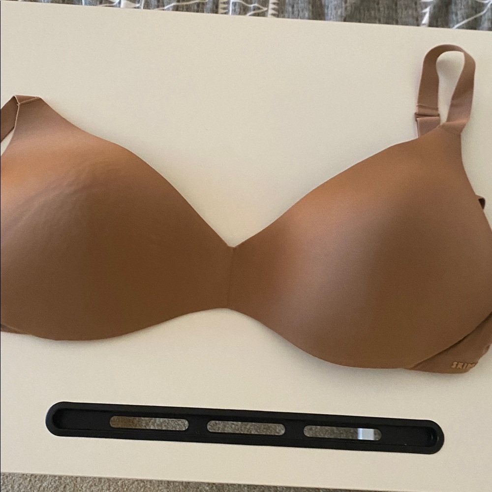 NWT Wireless Form Push-up Plunge Bra - Sienna 40DD
